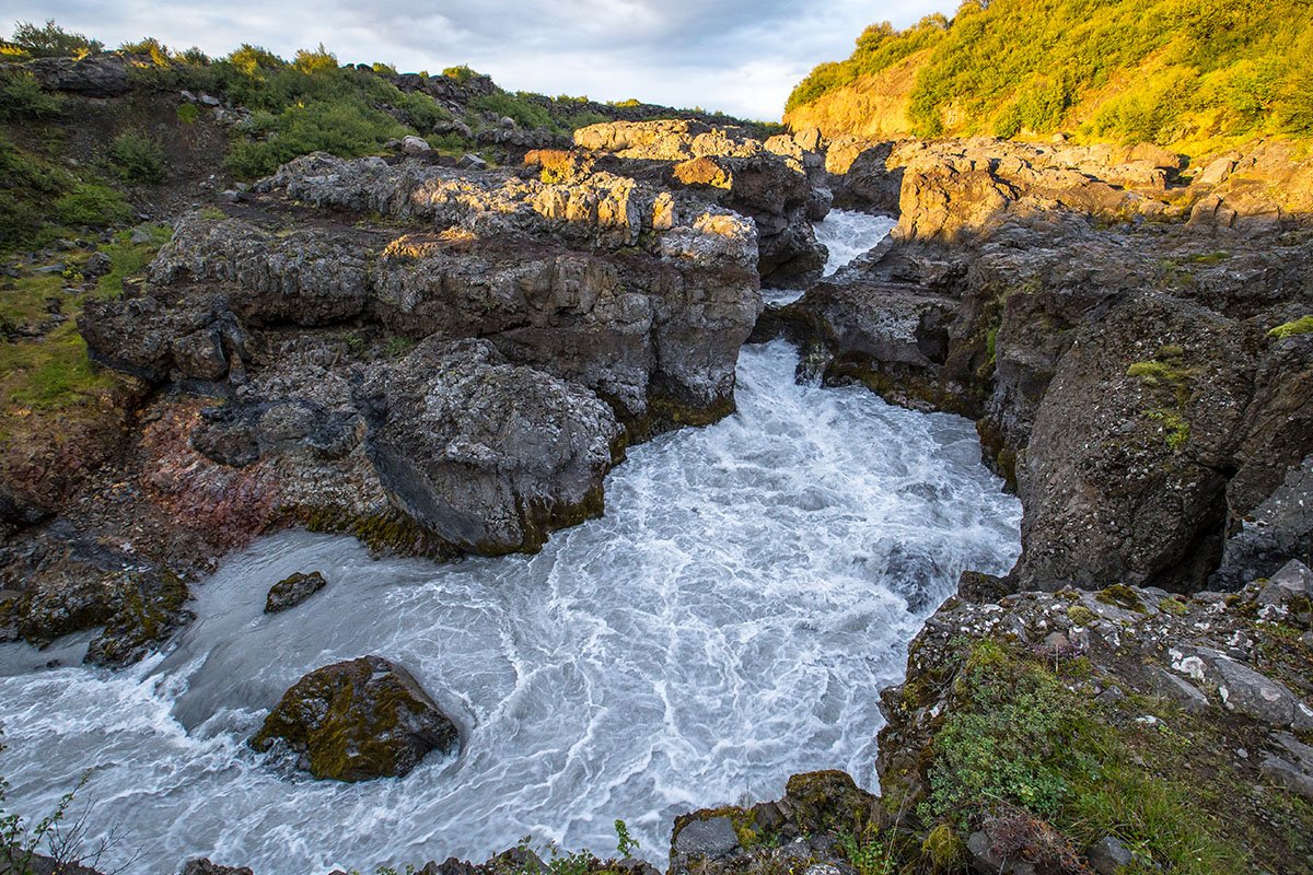 De Barnafoss waterval in IJsland