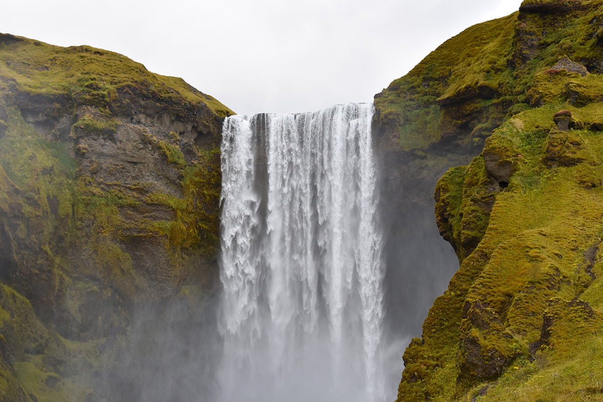 Skogafoss waterval in IJsland