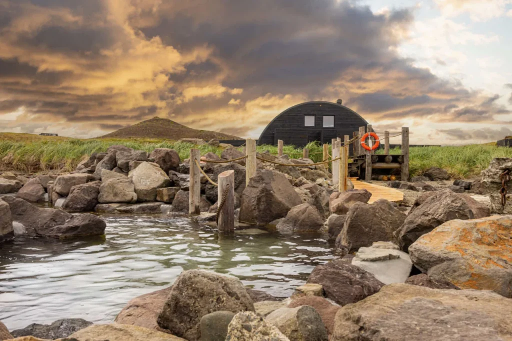 Hvammsvik Hot Springs in IJsland