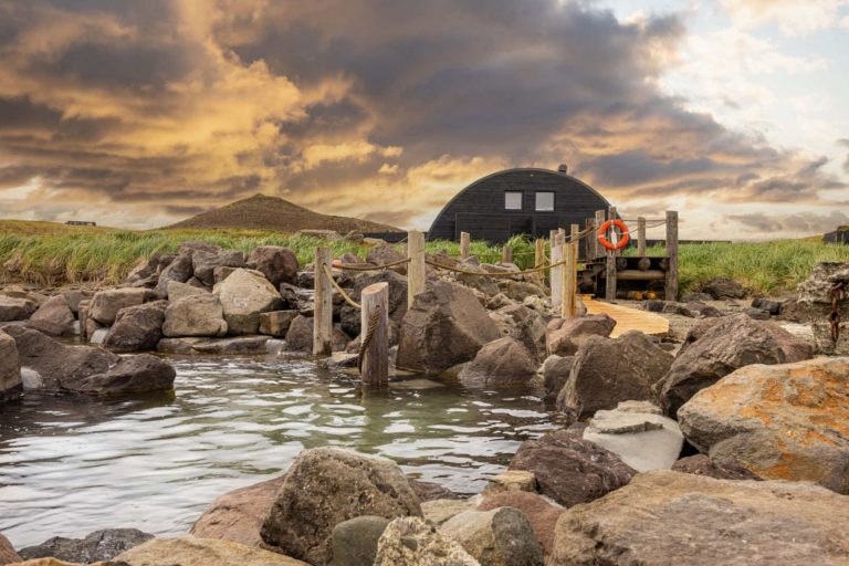 Hvammsvik Hot Springs in IJsland