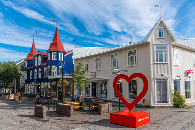 De stad Akureyri in IJsland