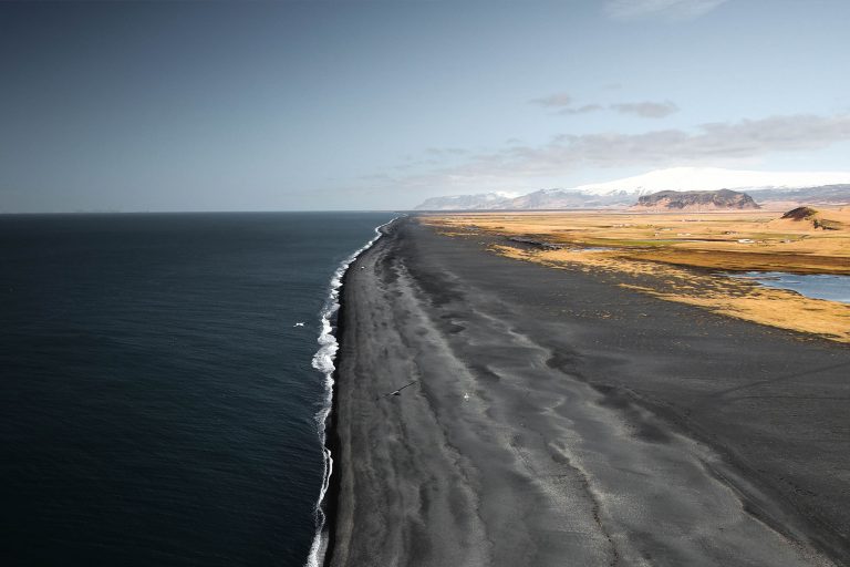Black beach in IJsland