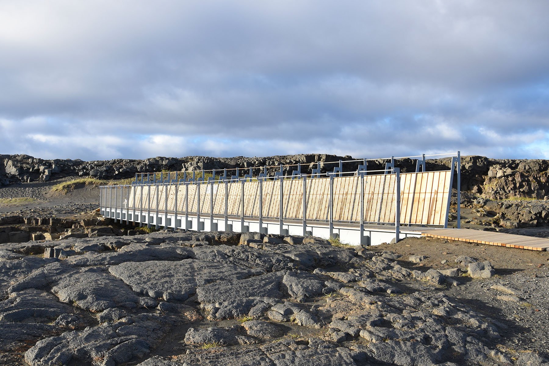 Bridge between continents in IJsland