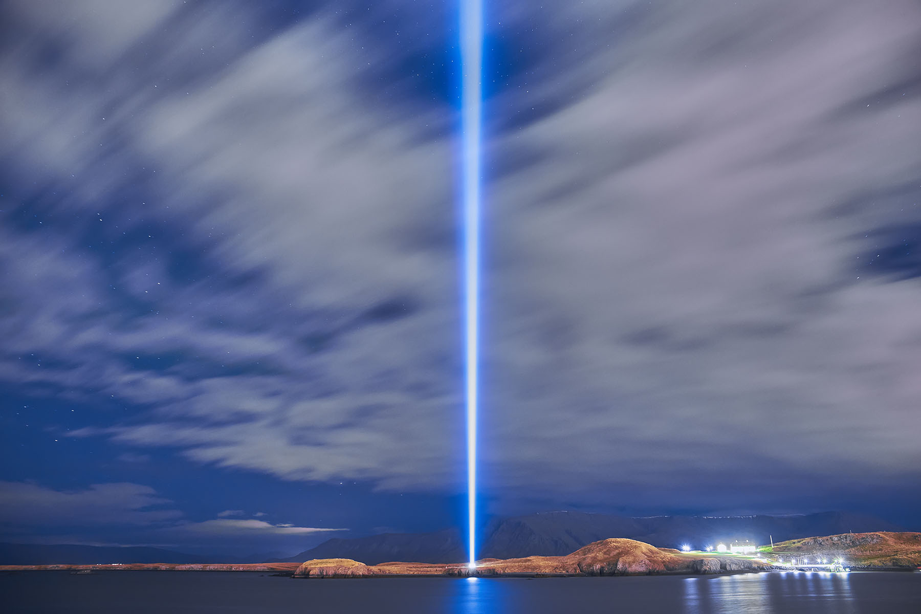 De Imagine Peace Tower in IJsland