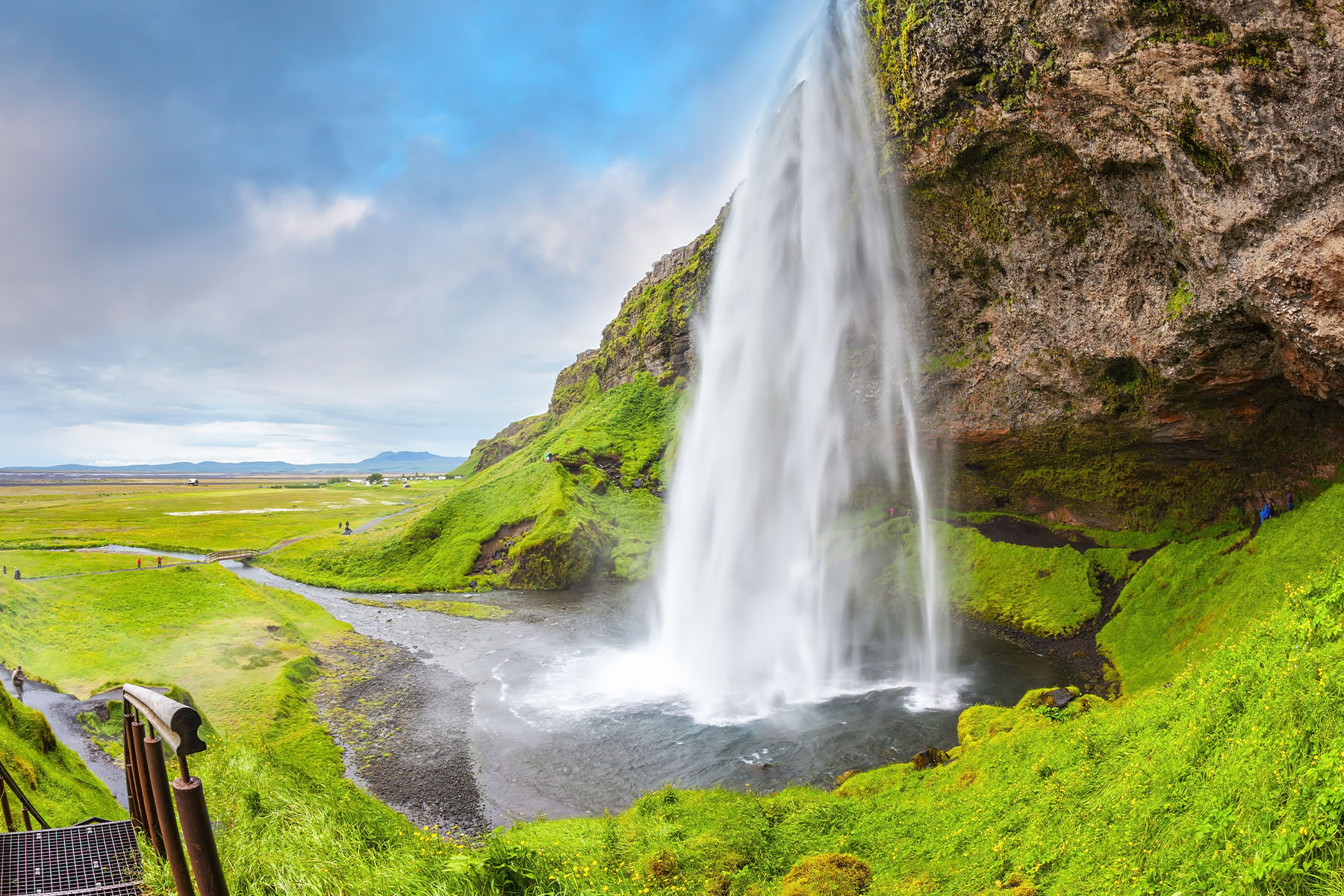 De Seljalandsfoss in IJsland bezoeken
